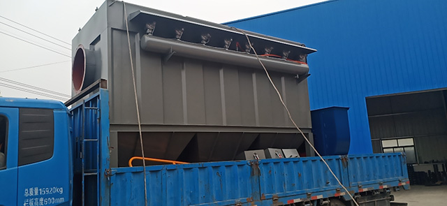 汽車零配件廠安裝HR-32濾筒除塵器(圖2) 汽車零配件廠安裝HR-32濾筒除塵器(圖2)