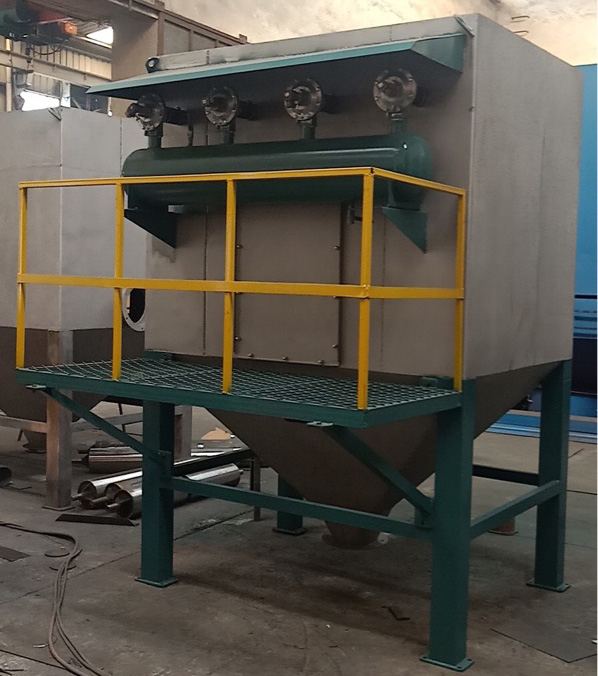 陶瓷廠粉塵安裝HR-12濾筒除塵器(圖1) 陶瓷廠粉塵安裝HR-12濾筒除塵器(圖1)